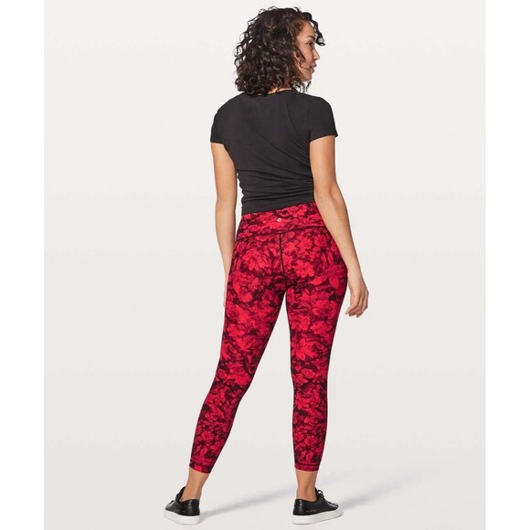 Lululemon Leggings Womens Sz 6 Floral Red Striped CompressionCrop Capri Gym Yoga - Picture 9 of 13